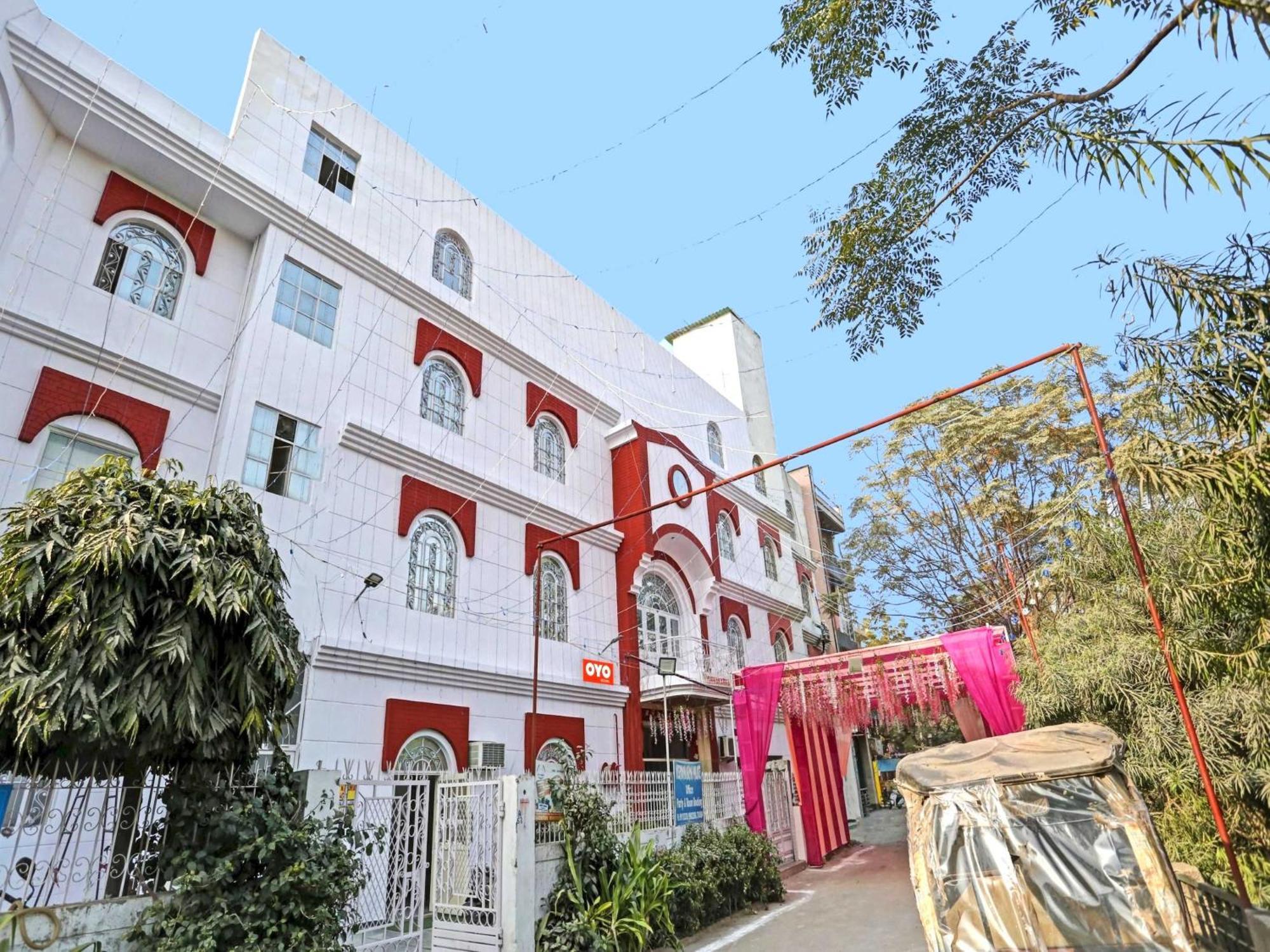 Hotel Raas Near Near Laxmi Nagar Metro Station Nueva Delhi Exterior foto